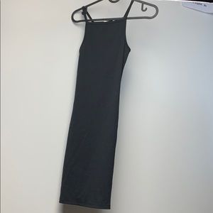 Short sleeveless black dress